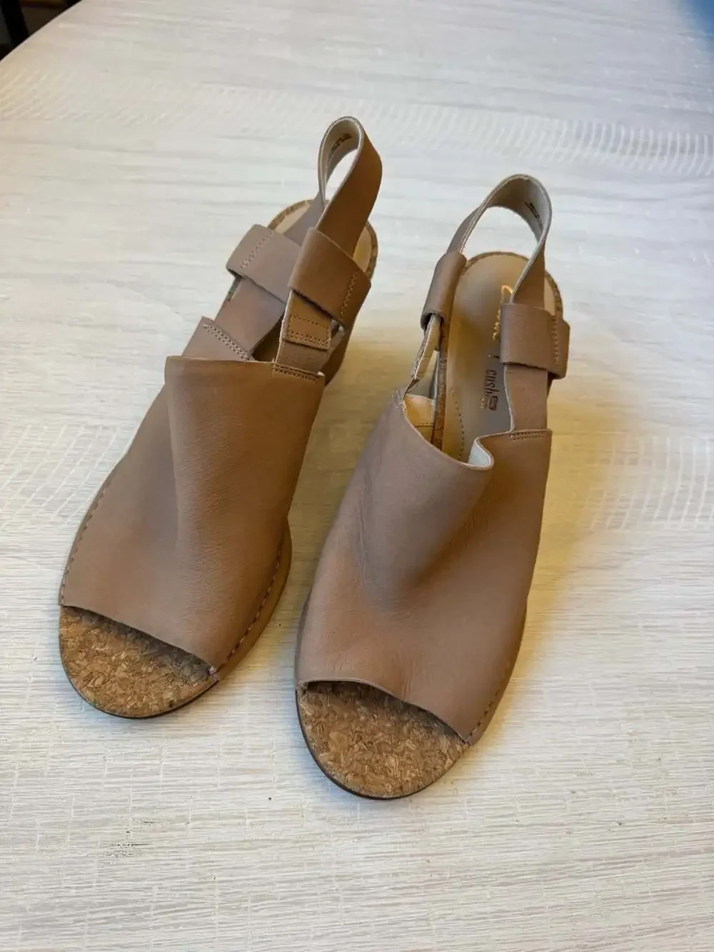 Clarks Tan Leather Wedge Sandals Open Toe Slingback Size 9.5